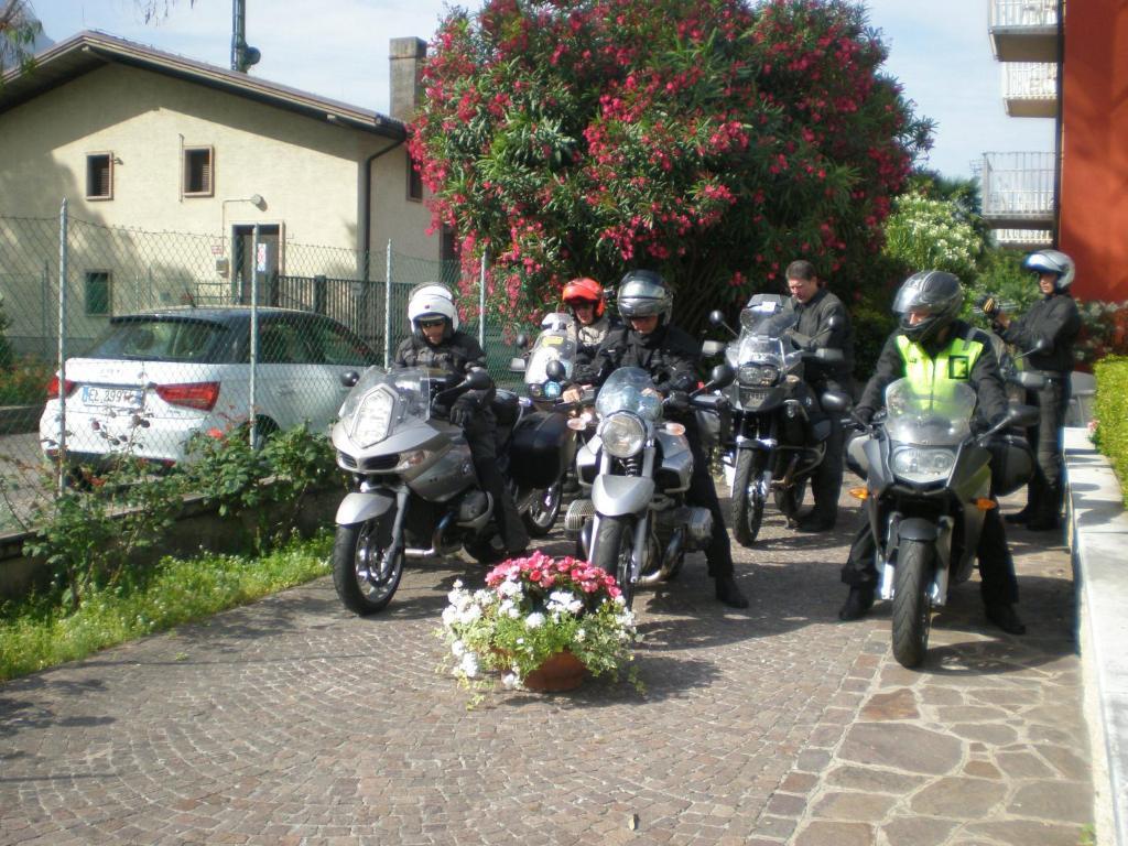 Bike & Wind Hotel Villa Maria Torbole Sul Garda Exterior foto