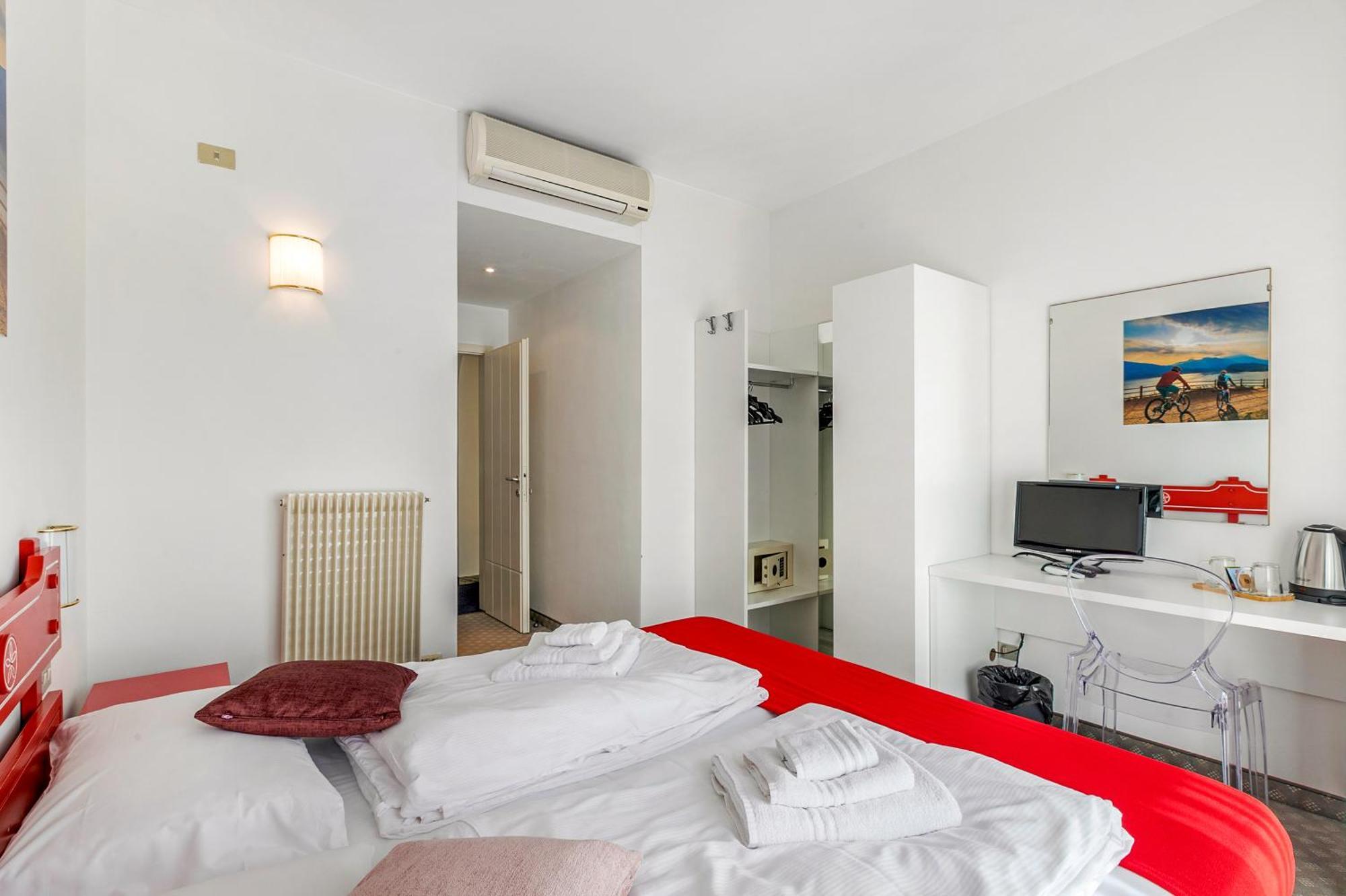 Bike & Wind Hotel Villa Maria Torbole Sul Garda Exterior foto